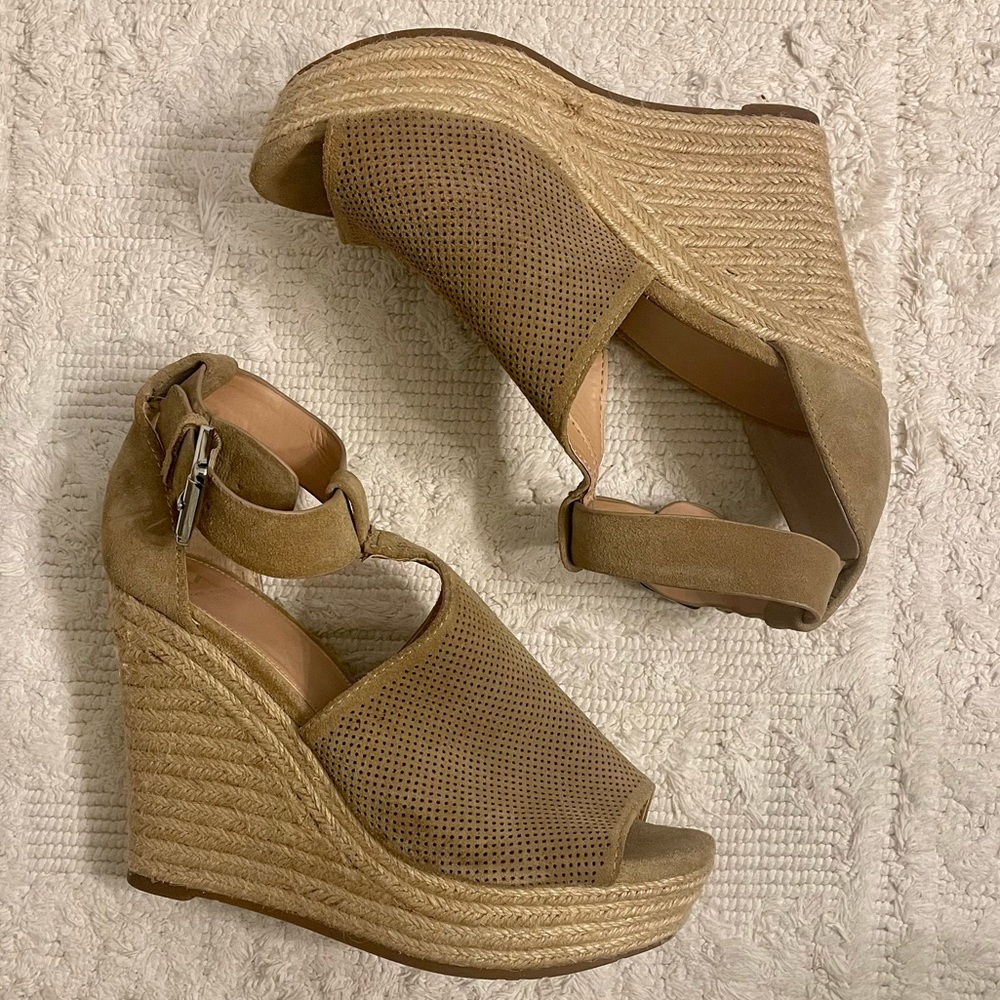 Marc Fisher wedges, great condition